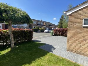 Front Garden/Driveway- click for photo gallery